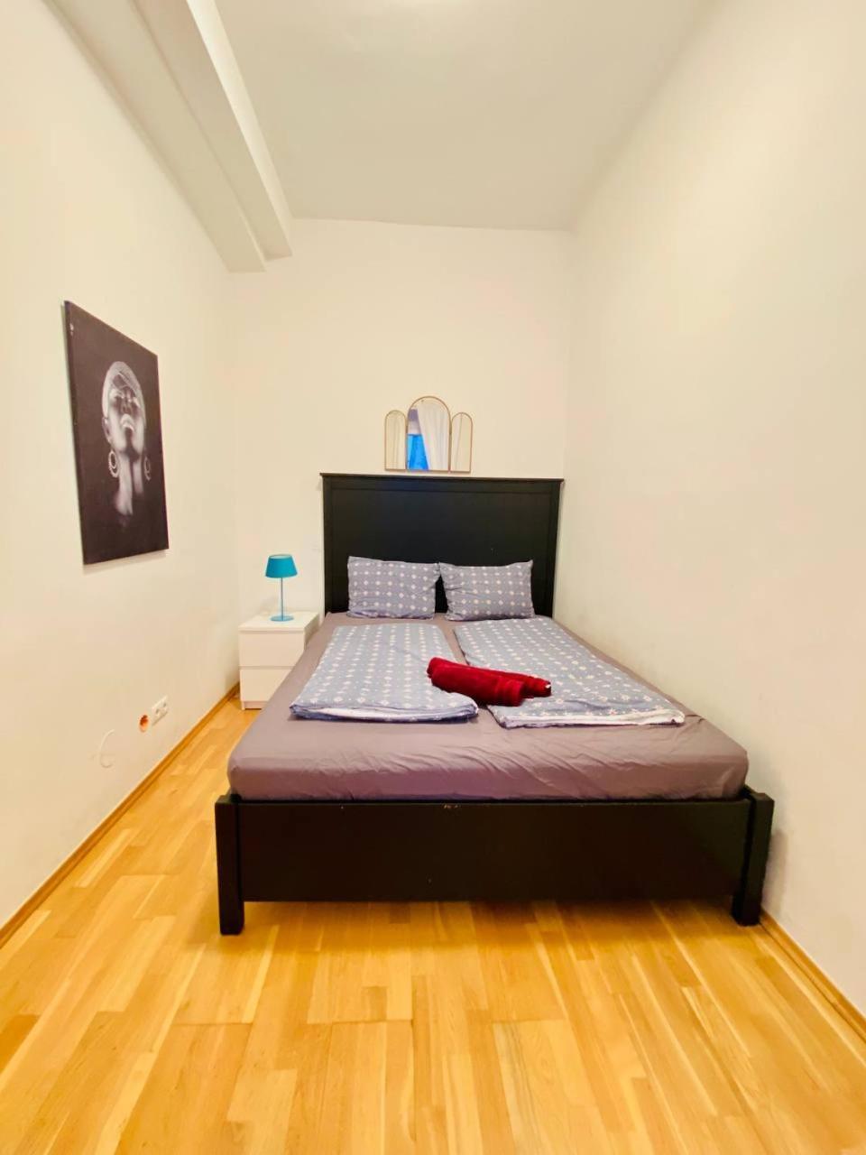 Family Th8 8 * Wien